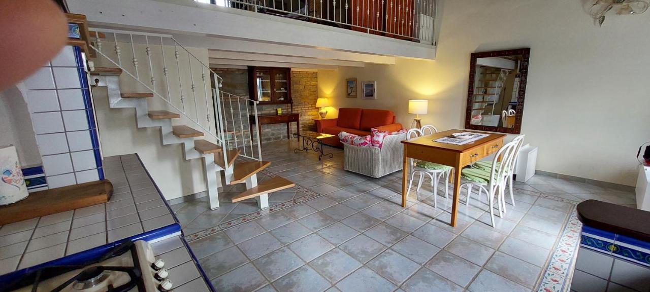 Agriturismo Terranova ピスティッチ エクステリア 写真
